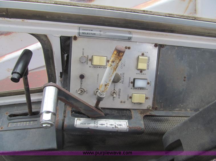 image for item I7101 Freeman 5000 bale wagon