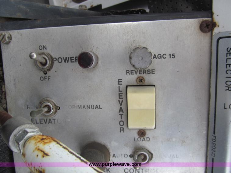 image for item I7101 Freeman 5000 bale wagon