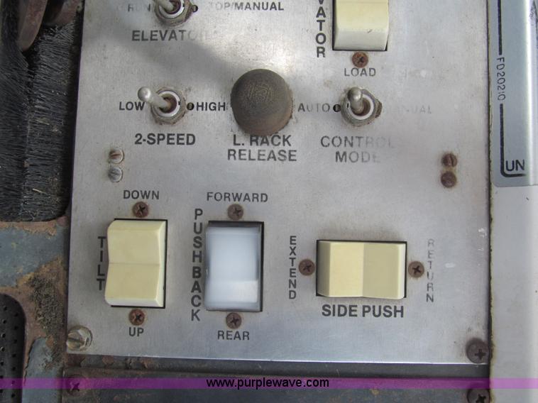 image for item I7101 Freeman 5000 bale wagon