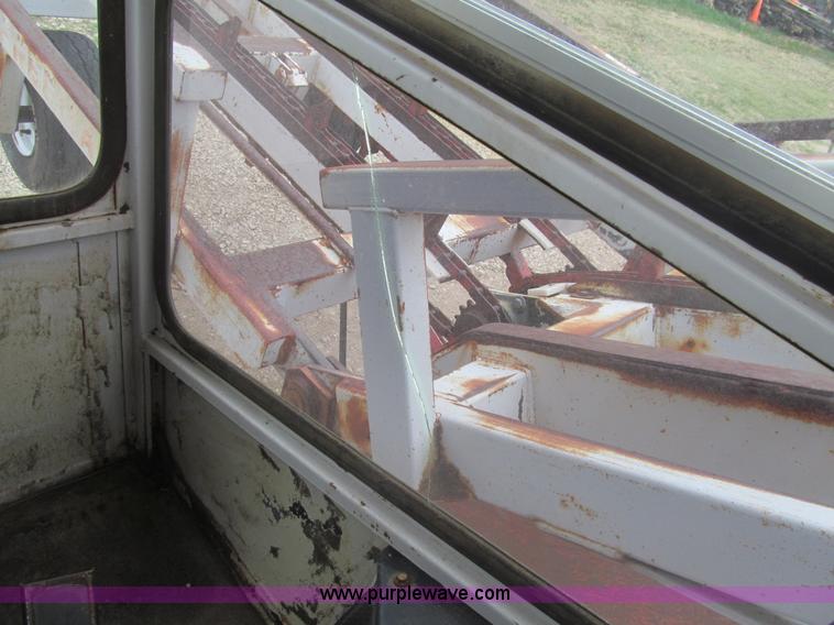 image for item I7101 Freeman 5000 bale wagon