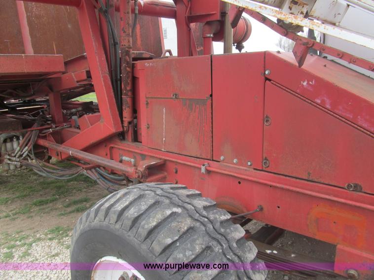 image for item I7101 Freeman 5000 bale wagon