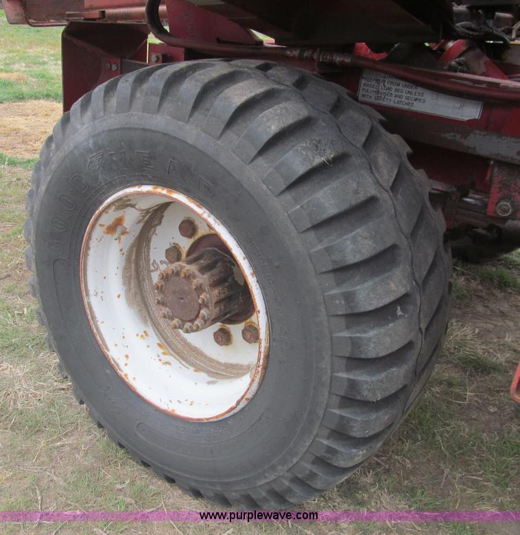 image for item I7101 Freeman 5000 bale wagon