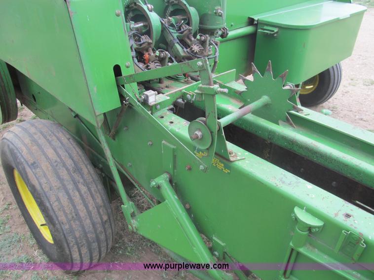 image for item I7103 John Deere 346 baler