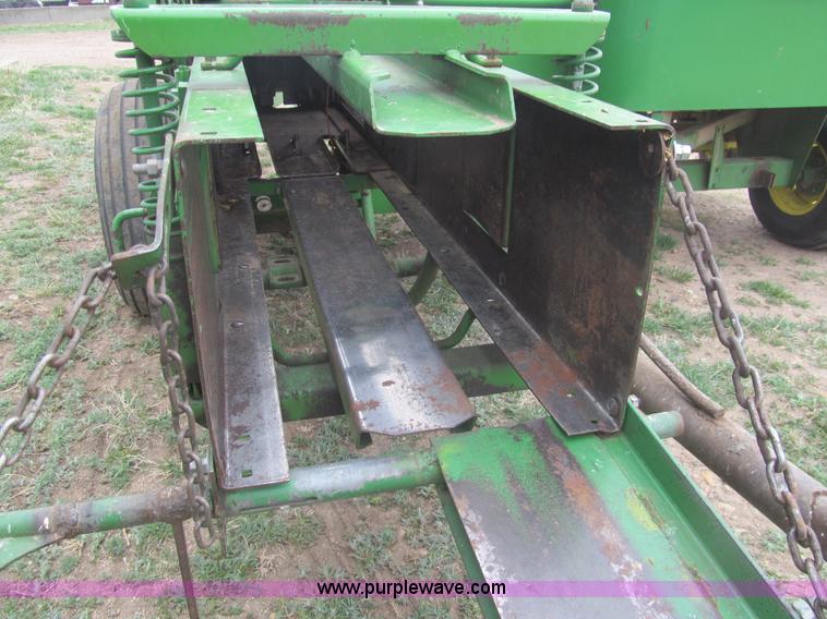 image for item I7103 John Deere 346 baler