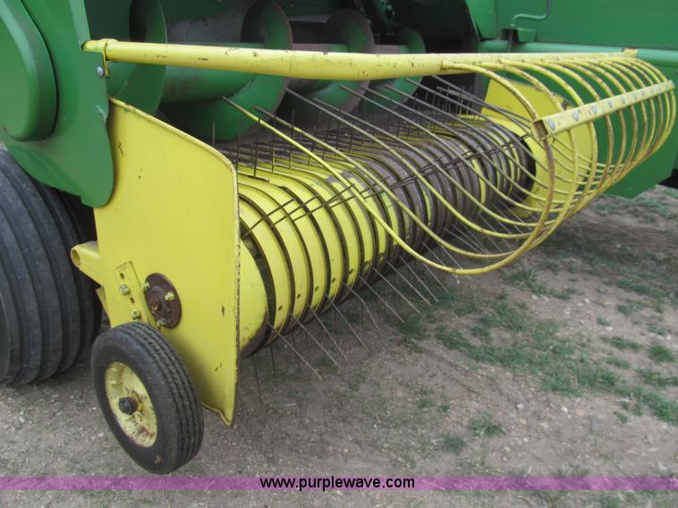image for item I7103 John Deere 346 baler
