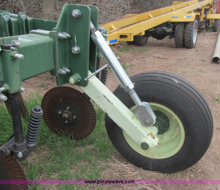 image for item I7104 QuinStar Soil Shark II SS-16 ripper