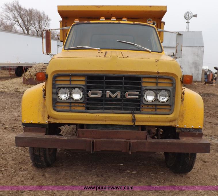 image for item I9073 1978 GMC 7500 dump truck