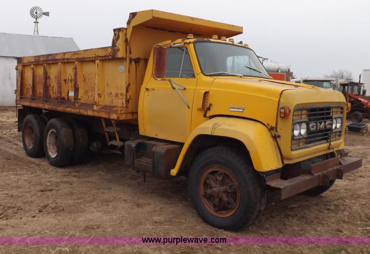 image for item I9073 1978 GMC 7500 dump truck