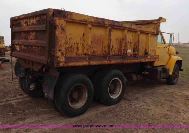 image for item I9073 1978 GMC 7500 dump truck