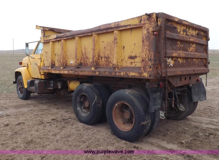 image for item I9073 1978 GMC 7500 dump truck