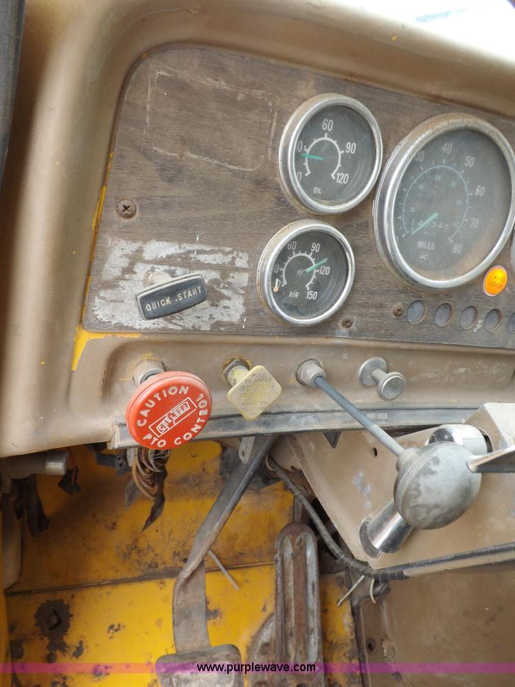 image for item I9073 1978 GMC 7500 dump truck