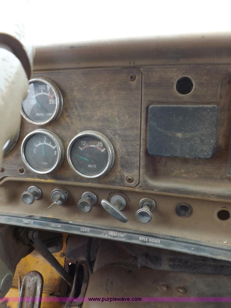 image for item I9073 1978 GMC 7500 dump truck