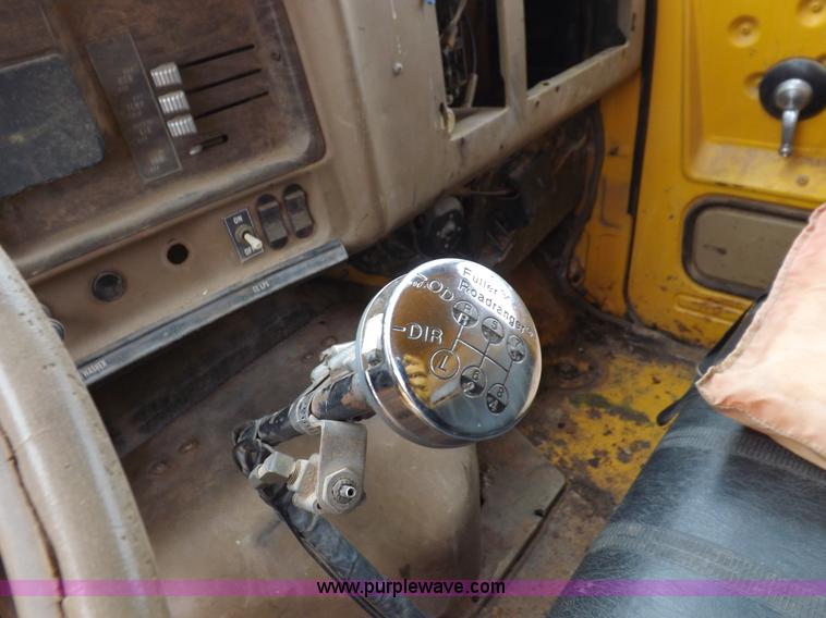image for item I9073 1978 GMC 7500 dump truck