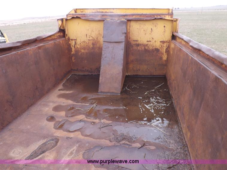 image for item I9073 1978 GMC 7500 dump truck