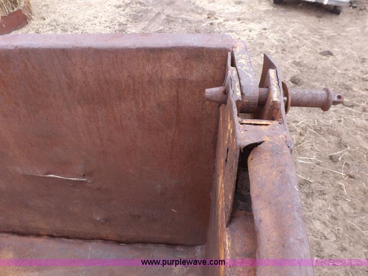 image for item I9073 1978 GMC 7500 dump truck