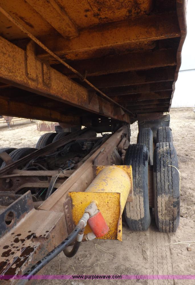 image for item I9073 1978 GMC 7500 dump truck