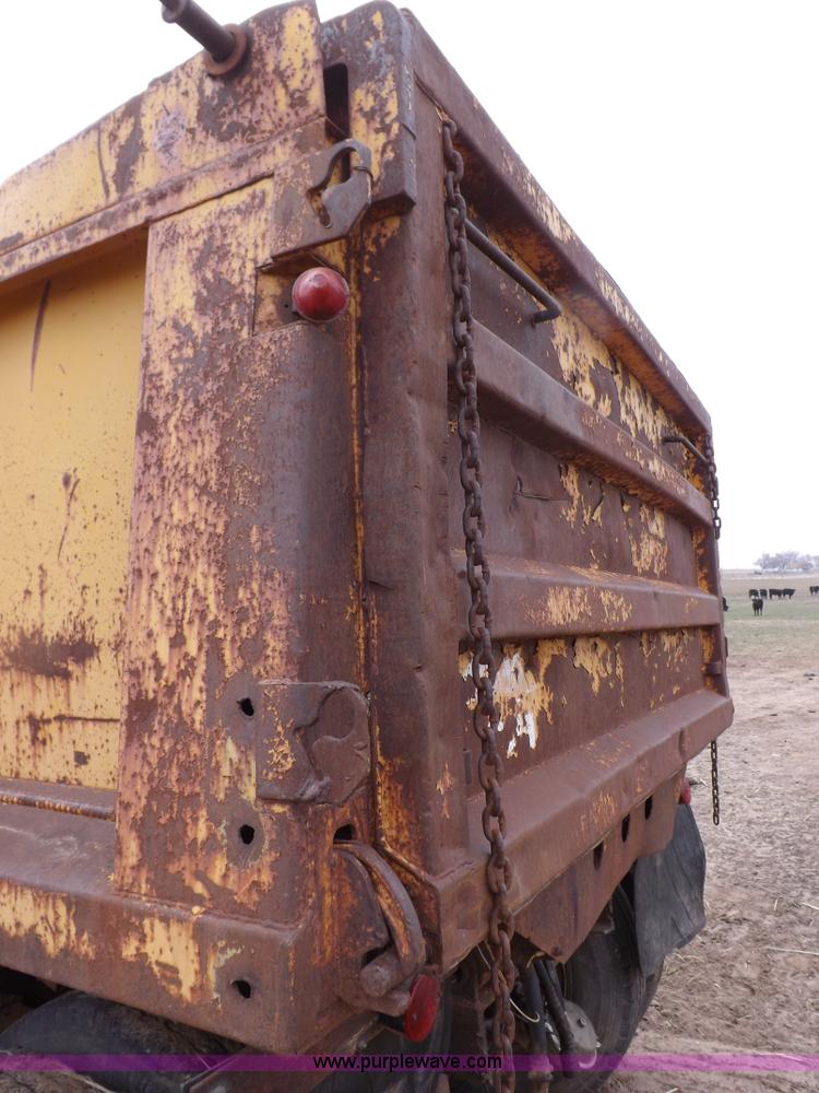 image for item I9073 1978 GMC 7500 dump truck