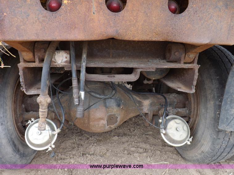 image for item I9073 1978 GMC 7500 dump truck