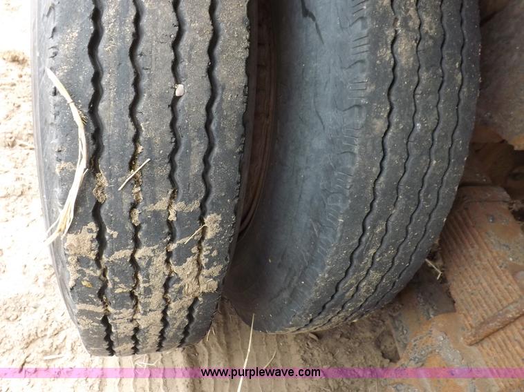 image for item I9073 1978 GMC 7500 dump truck