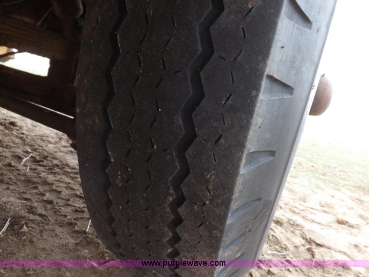 image for item I9073 1978 GMC 7500 dump truck