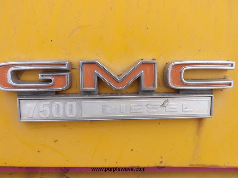 image for item I9073 1978 GMC 7500 dump truck