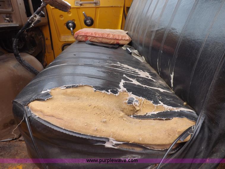 image for item I9073 1978 GMC 7500 dump truck