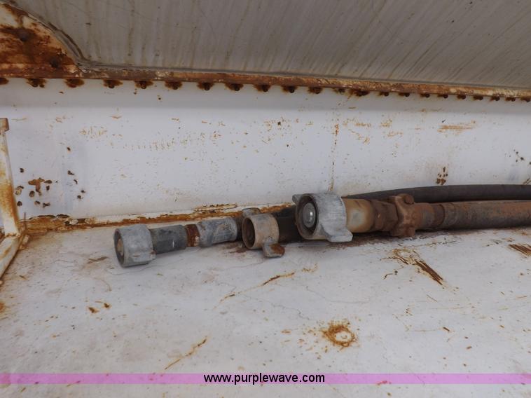 image for item I9075 1985 Ledwell feed trailer