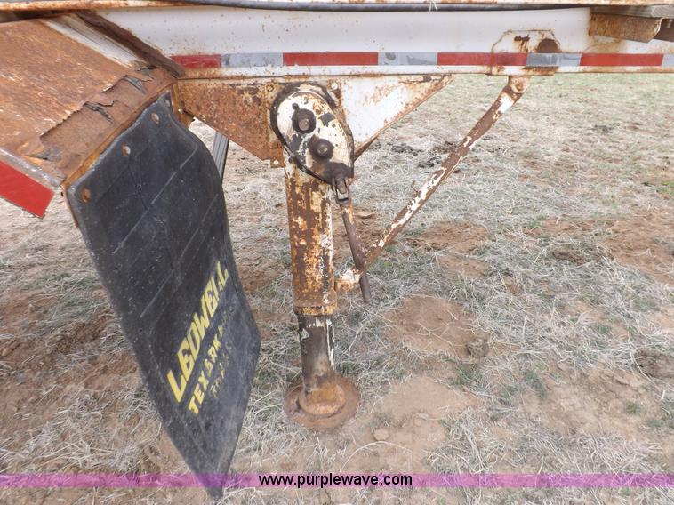 image for item I9075 1985 Ledwell feed trailer