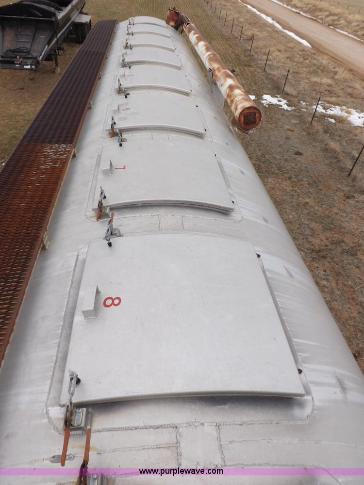 image for item I9075 1985 Ledwell feed trailer