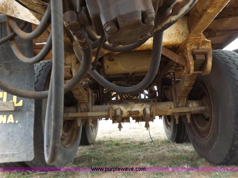 image for item I9075 1985 Ledwell feed trailer
