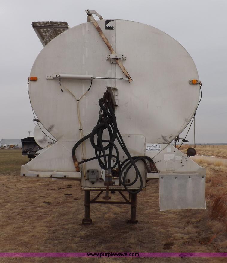 image for item I9076 1995 Warren feed trailer