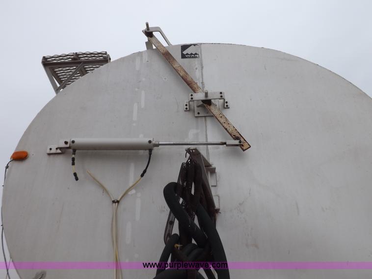 image for item I9076 1995 Warren feed trailer