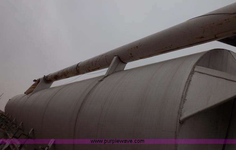 image for item I9076 1995 Warren feed trailer