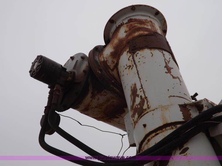 image for item I9076 1995 Warren feed trailer