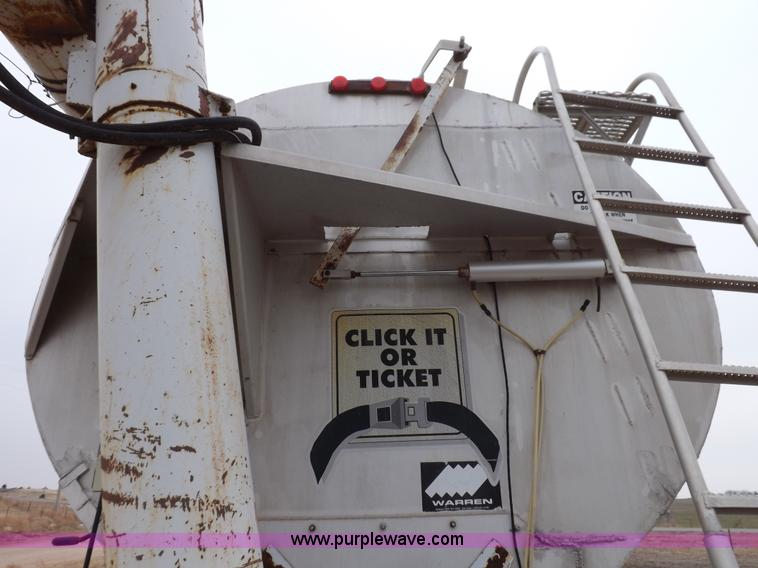 image for item I9076 1995 Warren feed trailer