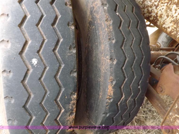 image for item I9076 1995 Warren feed trailer