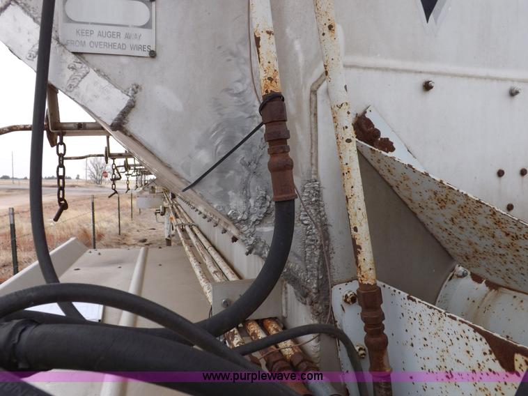 image for item I9076 1995 Warren feed trailer