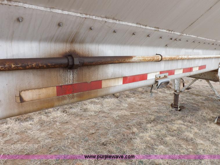 image for item I9076 1995 Warren feed trailer