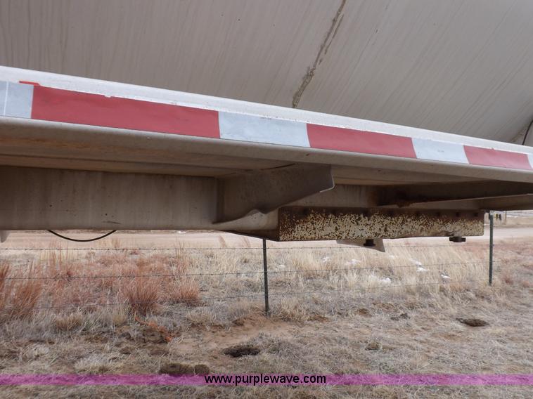 image for item I9076 1995 Warren feed trailer