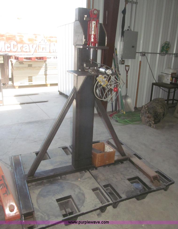 image for item AE9325 Shop built hydraulic press