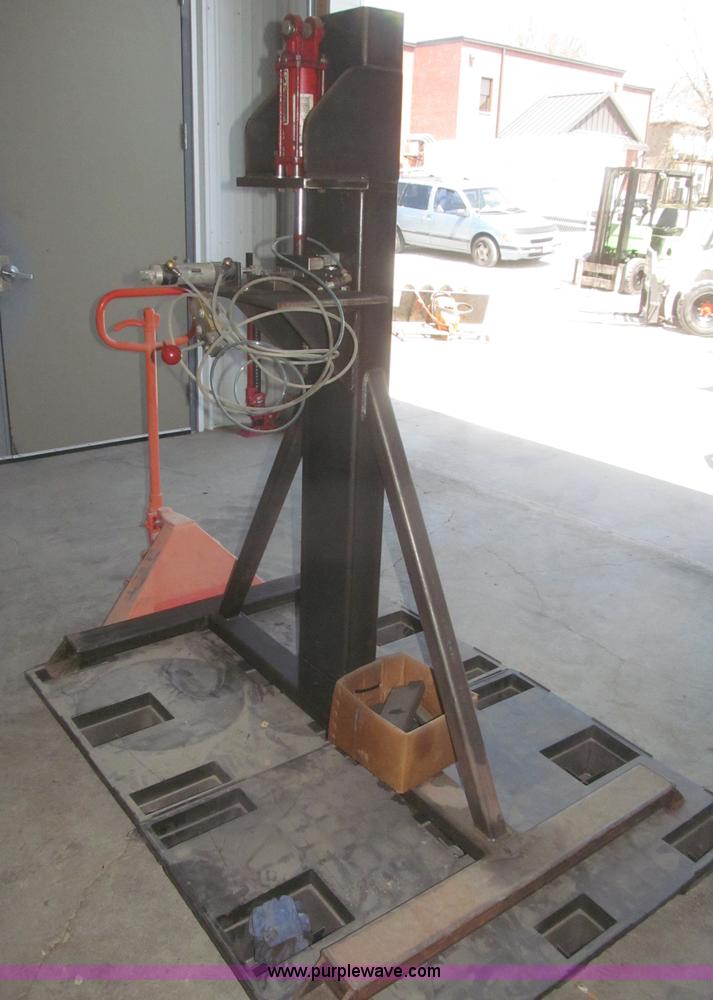 image for item AE9325 Shop built hydraulic press