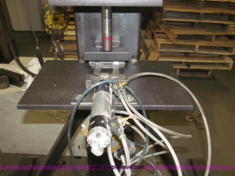 image for item AE9325 Shop built hydraulic press