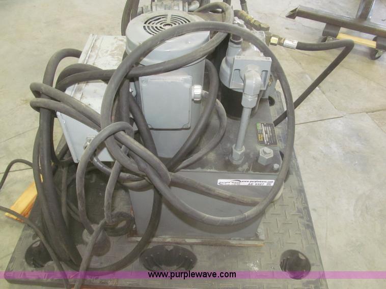 image for item AE9327 Parker hydraulic power unit
