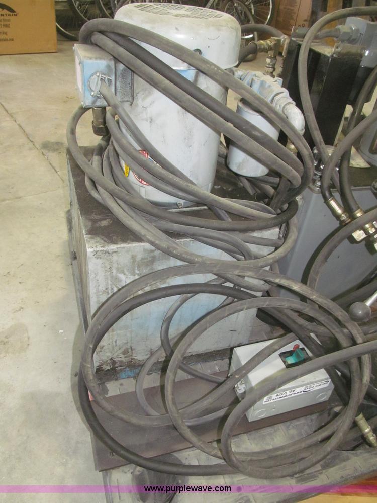 image for item AE9328 Vickers hydraulic power unit