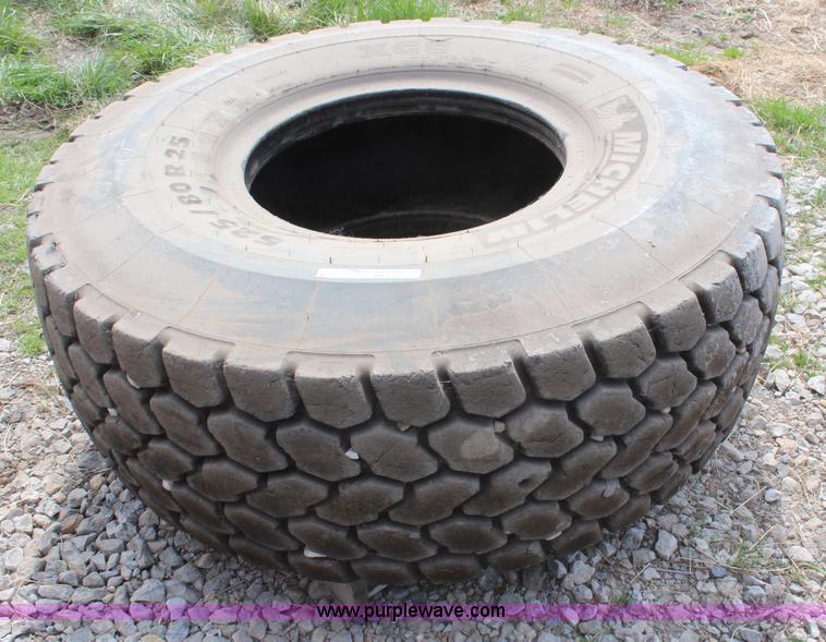 image for item AM9340 Michelin 525/80R25 tires