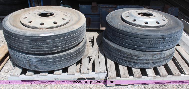 image for item AM9342 (4) 11R24.5 tires