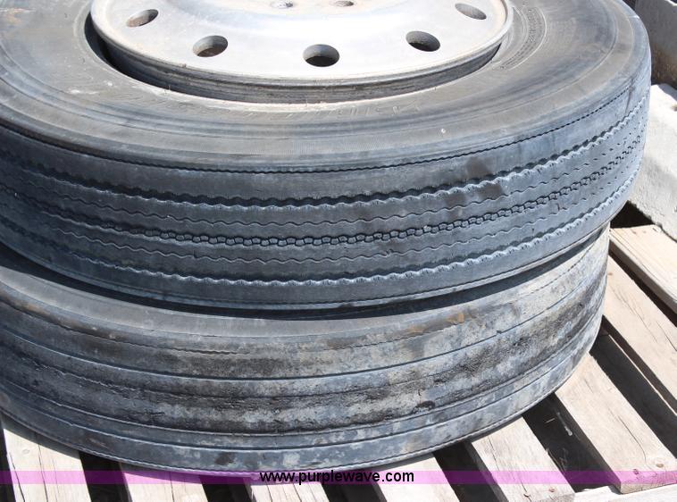 image for item AM9342 (4) 11R24.5 tires