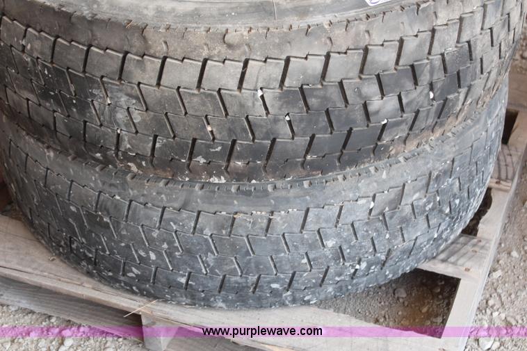 image for item AM9345 (2) Michelin 315/80R22.5 tires