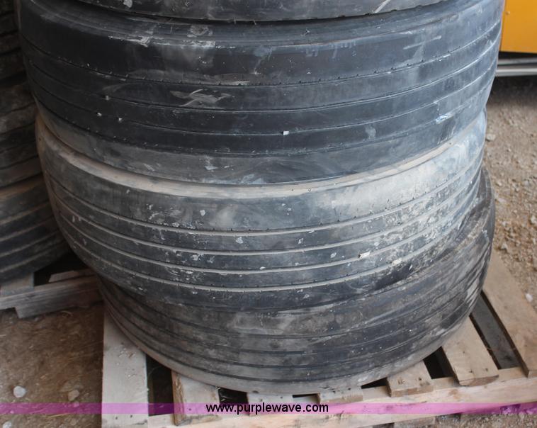 image for item AM9346 (5) assrted Firestone HP3000 315/80R22.5 tires