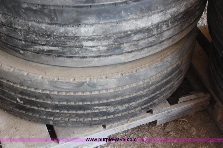 image for item AM9347 (4) assrted Firestone HP3000 315/80R22.5 tires